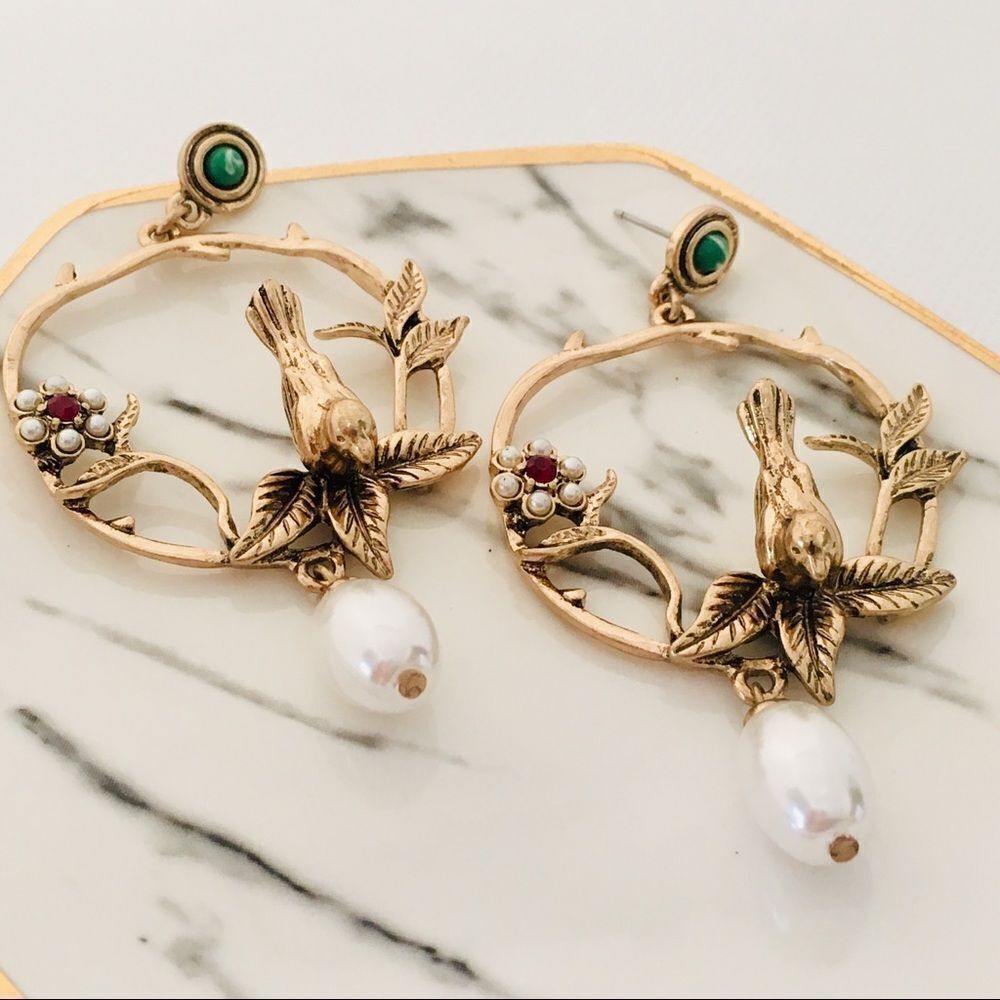 Vintage Inspired Bird Flowers Leaves Faux Pearl Hoop Earrings NWT - Picture 4 of 8